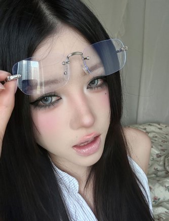 Serltyca 仿真人偶灰